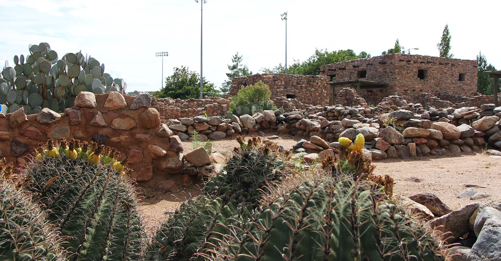 Besh- Ba- Gowah Archaeological Park showing a recreation of a pueblo house.