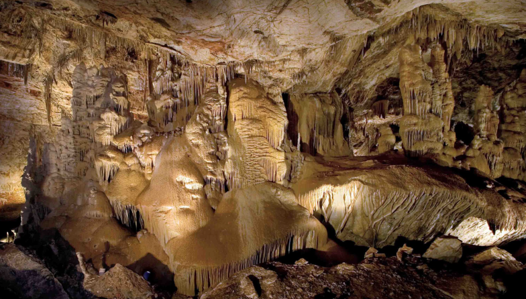 Kartchner Caverns with stalagmites and stalagtites.